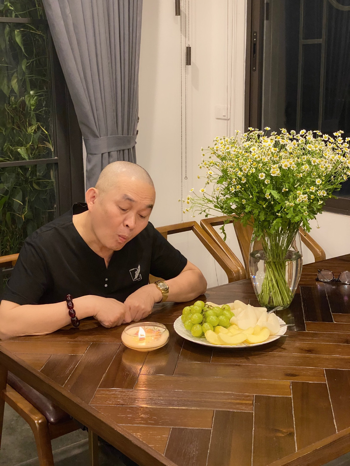 Trên trang cá nhân, nghệ sĩ Xuân Hinh thường xuyên chia sẻ những hình ảnh tại căn nhà này, hé lộ không gian sống khiến không ít khán giả phải trầm trồ.