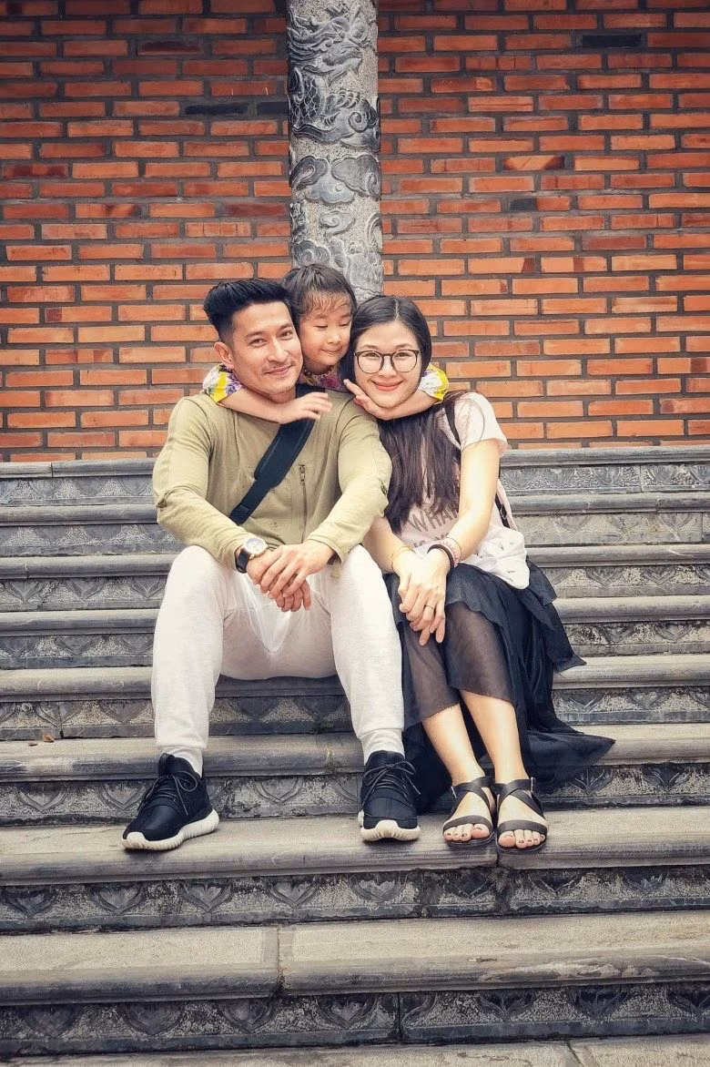 Thời gian qua, Mạc Anh Thư - vợ Huy Khánh và con gái Cát Cát sang Phần Lan sinh sống và học tập, còn nam diễn viên vẫn ở lại Việt Nam. Ảnh: Tiền phong
