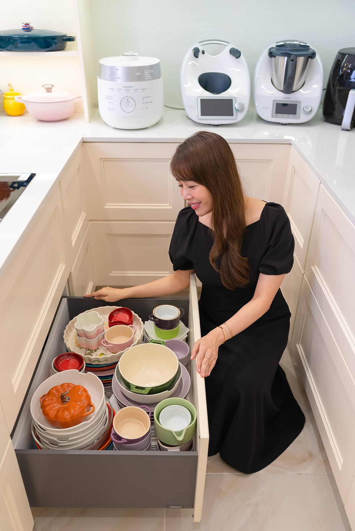 Diệp Chi cho biết, cách đơn giản để bếp luôn gọn gàng, sạch sẽ là sử dụng xong khu vực nào gọn ngay khu vực đó.