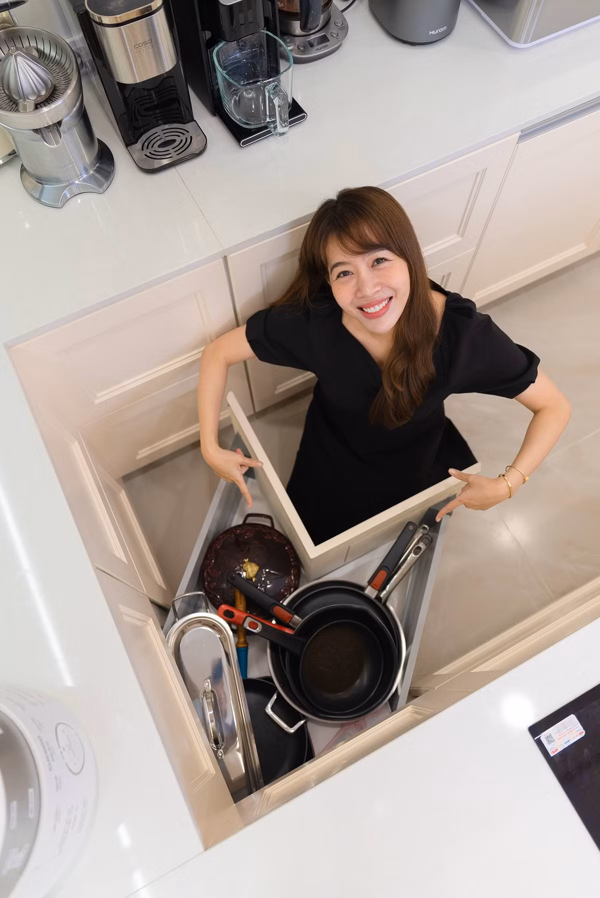 MC Diệp Chi luôn giữ nếp gọn gàng, sạch sẽ, lau dọn sau từng bữa ăn để bếp lúc nào cũng bóng loáng.