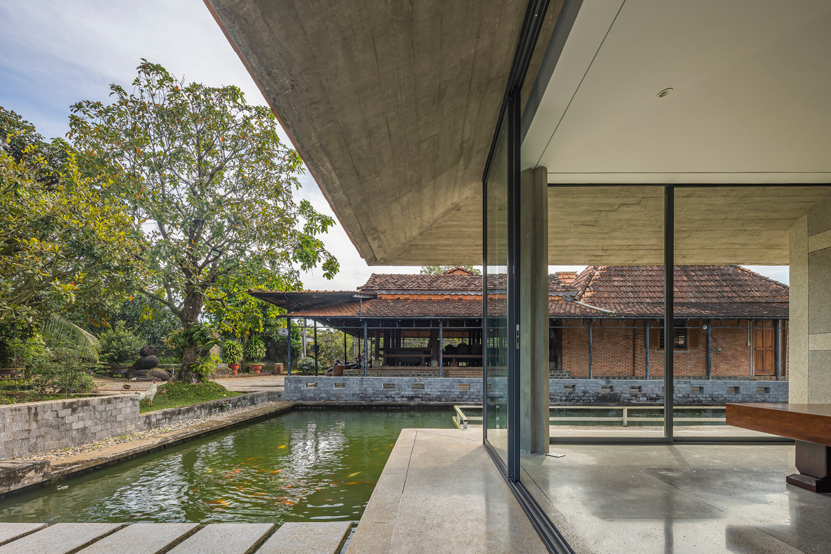 Mong muốn của gia chủ là sở hữu không gian sống gần gũi với thiên nhiên, có thể thực hiện các hoạt động như trồng cây, nuôi cá, nuôi chim.