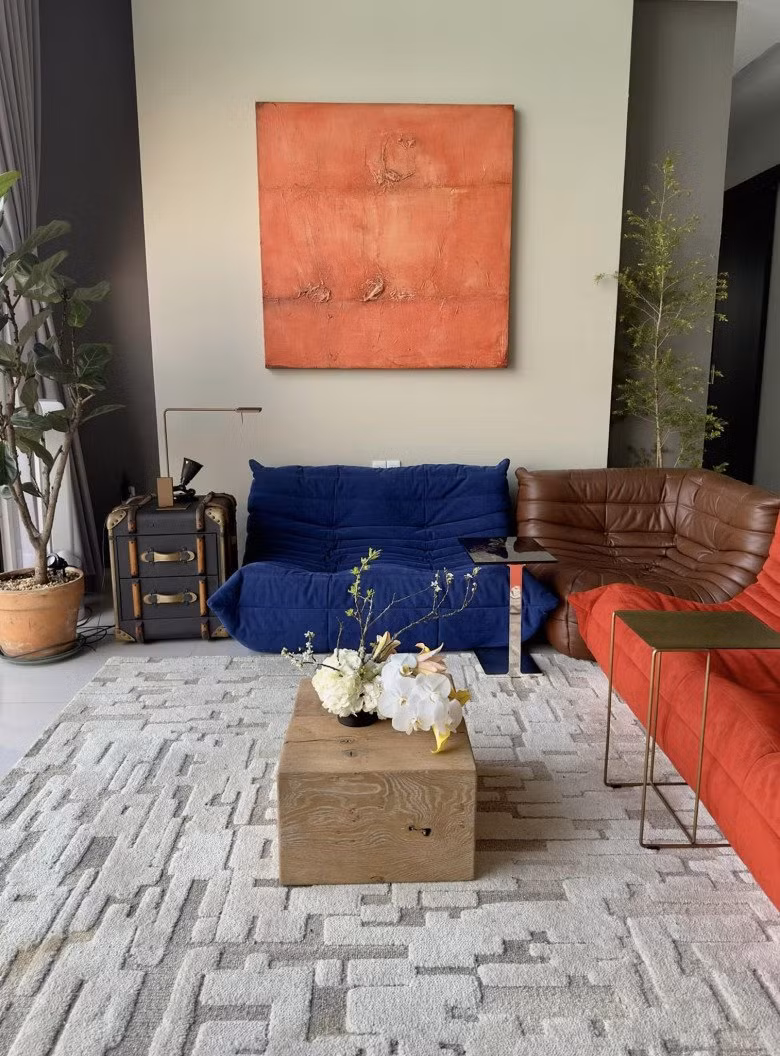 "Cô Bống" có sở thích cắm hoa, tuần nào cũng có 3 buổi cắm hoa hoặc hơn thế. Ảnh: FBNV