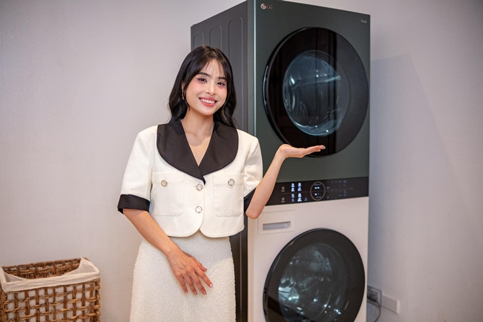 Vợ chồng ca nương Kiều Anh không ngại đầu tư vào những thiết bị thông minh như tháp tích hợp cả máy giặt và máy sấy cực hiện đại. Ảnh: House n Home