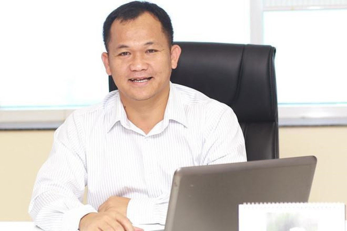 Gia đình ông Đoàn Nguyên Đức có 9 người nhưng anh em đại gia rất kín tiếng, duy chỉ có người em trai Đoàn Nguyên Thu là người sát cánh với bầu Đức nhất. Ông Thu làm việc tại HAGL từ năm 1999. Ảnh: HAG