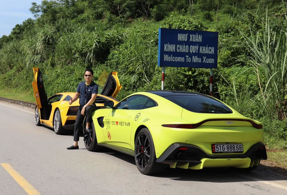 Vài năm trở lại đây, doanh nhân Hoàng Kim Khánh khiến giới chơi xe "ngả mũ" khi ghi dấu ấn bằng hàng loạt siêu xe giá vài chục tỷ đến trăm tỷ đồng. Ảnh: Vietnamnet