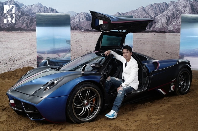Đại gia Minh Nhựa được coi là người đi tiên phong trào chơi siêu xe ở Việt Nam. Những chiếc xe của đại gia Minh Nhựa thường đắt tới mức người khác không thể mua nổi hoặc là những model lạ, chưa ai từng sử dụng ở nước ta. Ảnh: FBNV