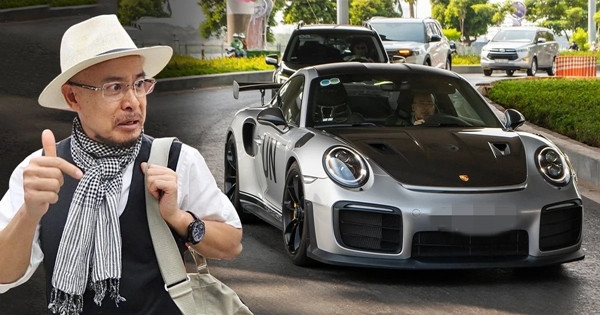 Nhắc đến những đại gia mê chơi xe tại Việt Nam không thể bỏ qua doanh nhân Đặng Lê Nguyên Vũ - Chủ tịch tập đoàn Trung Nguyên. Ngay cả khi lui về M'Drắk (Đắk Lắk) ở ẩn, ông vua cà phê vẫn gây náo loạn khi sử dụng dàn xe đắt tiền đi tặng sách ở nhiều tỉnh/thành trên cả nước. Ảnh: Nhịp sống thị trường