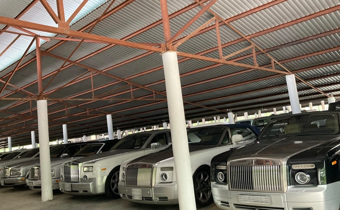 Trong một lần trả lời phỏng vấn trên báo Thanh Niên, ông Đặng Lê Nguyên Vũ tiết lộ đang sở hữu khoảng 500 chiếc xe hơi. Với số lượng này, ông Đặng Lê Nguyên Vũ được xem là cá nhân nhiều xe nhất Việt Nam. Ảnh: Dân trí