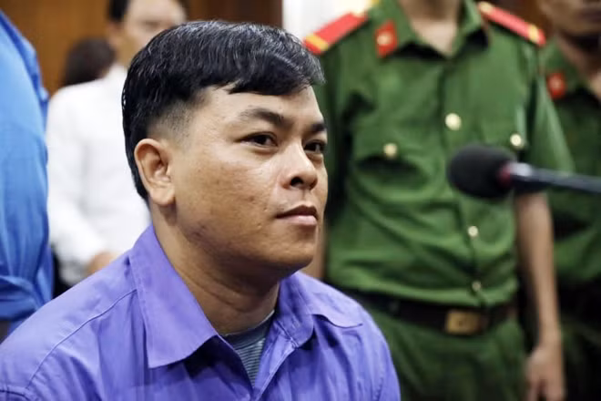 Tháng 11/2020, phiên xét xử phúc thẩm tại TAND cấp cao tại TP HCM, HĐXX chấp nhận kháng cáo của Trần Ngọc Phúc, giảm hình phạt tù từ 12 năm xuống còn 10 năm về tội 'chứa chấp việc sử dụng trái phép chất ma túy'. Ảnh: Dân Việt