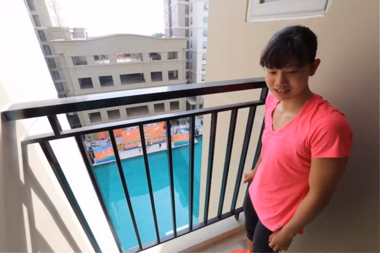 Căn hộ của Ánh Viên nằm trên tầng 8 thuộc tháp B2 của khu chung cư cao cấp, đối diện hồ bơi rộng 1.800m2 mang tên Ánh Viên. Ảnh: Saostar