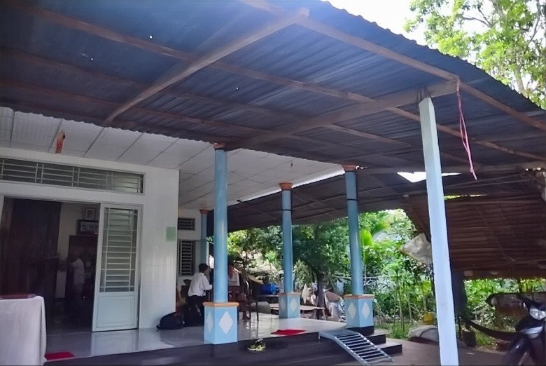 Ngoài căn hộ này, kinh ngư Ánh Viên còn gửi tiền về xây ngôi nhà kiên cố cho ông bà, bố mẹ ở quê với kiến trúc quen thuộc ở ấp Ba Cao (Giai Nhân, Phong Điền, Cần Thơ). Ảnh: Người đưa tin