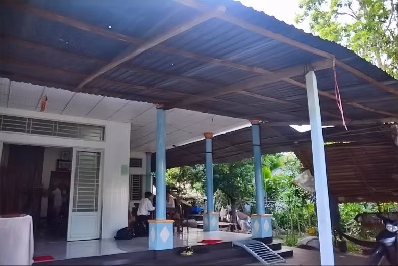 Ngoài căn hộ này, kinh ngư Ánh Viên còn gửi tiền về xây ngôi nhà kiên cố cho ông bà, bố mẹ ở quê với kiến trúc quen thuộc ở ấp Ba Cao (Giai Nhân, Phong Điền, Cần Thơ). Ảnh: Người đưa tin