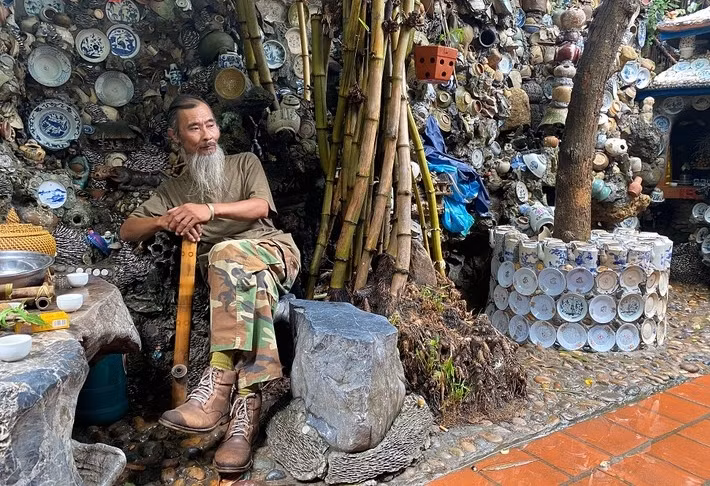 Bà Nga xem căn nhà là tài sản vô giá với gia đình. Ảnh: VOV5