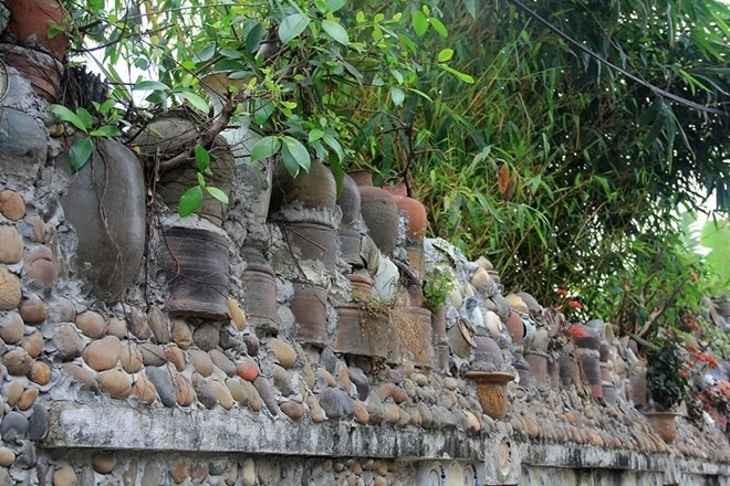 Có những chiếc đĩa ông Trường mua từ 2-3 triệu đồng, có cái lên tới cả chục triệu. Ảnh: Vietnamnet