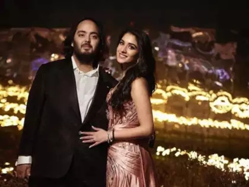 Anant và vị hôn thê Radhika Merchant dự định kết hôn vào tháng 7 năm nay nhưng đã bắt đầu ăn mừng bằng một bữa tiệc trước đám cưới. Nguồn ảnh: Getty Image, Inđia Today