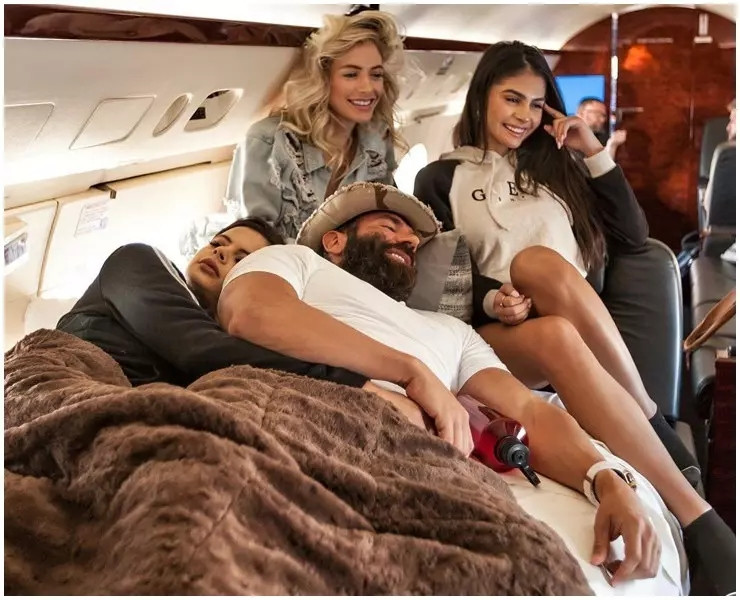 "Ông hoàng ăn chơi" còn mua một chiếc Gulfstream G-IV vào năm 2014 với giá 6 triệu USD. Ảnh: Getty