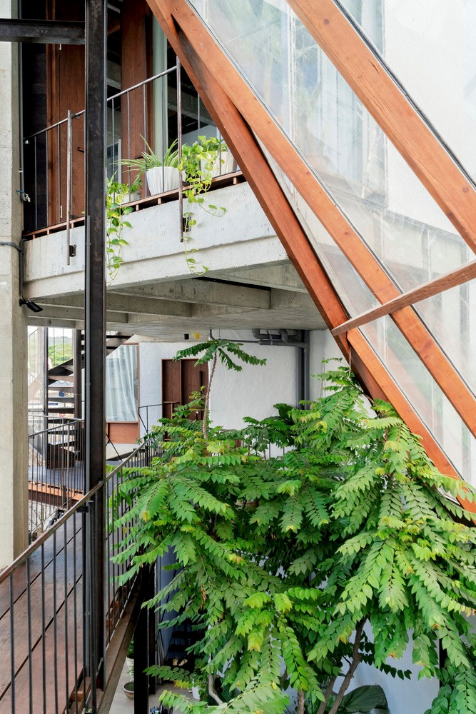 Dezeen viết: "Nằm trong khu vực nổi tiếng với các hoạt động du lịch, khách sạn Sep'on Heartfulness Center được 324Praxis thiết kế nhằm giúp du khách có cảm giác “được bảo vệ và gần gũi”.