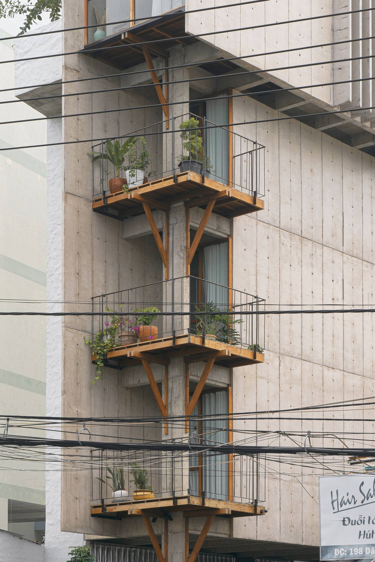 Cách thiết kế này vừa là điểm nhấn, vừa đáp ứng đúng ý đồ hướng tới thiên nhiên, cũng là một cách để chào đón du khách.