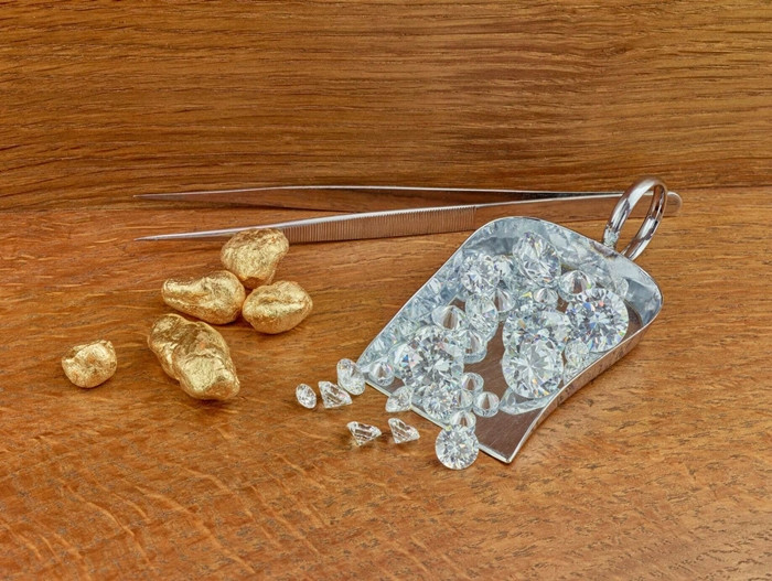 Một cục vàng nặng 1 ounce còn khó tìm hơn một viên kim cương 5 carat.