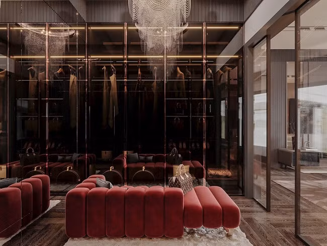 Trong nhà, cô dành hẳn một phòng để trưng bày đồ hiệu. Ảnh: FBNV