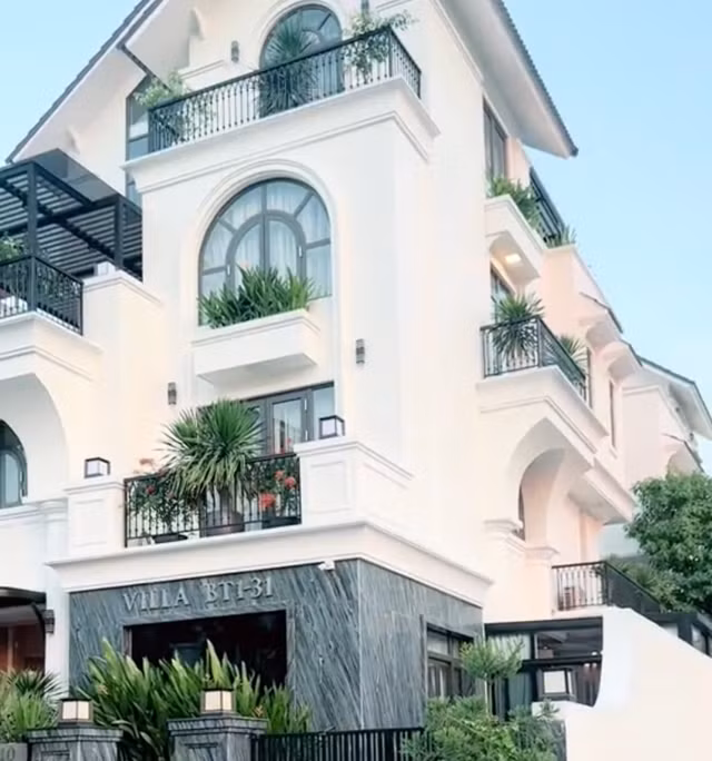 "Phú bà" Đồng Nai đang sống trong căn biệt thự được cho là có giá trị cả trăm tỷ đồng. Ảnh chụp màn hình