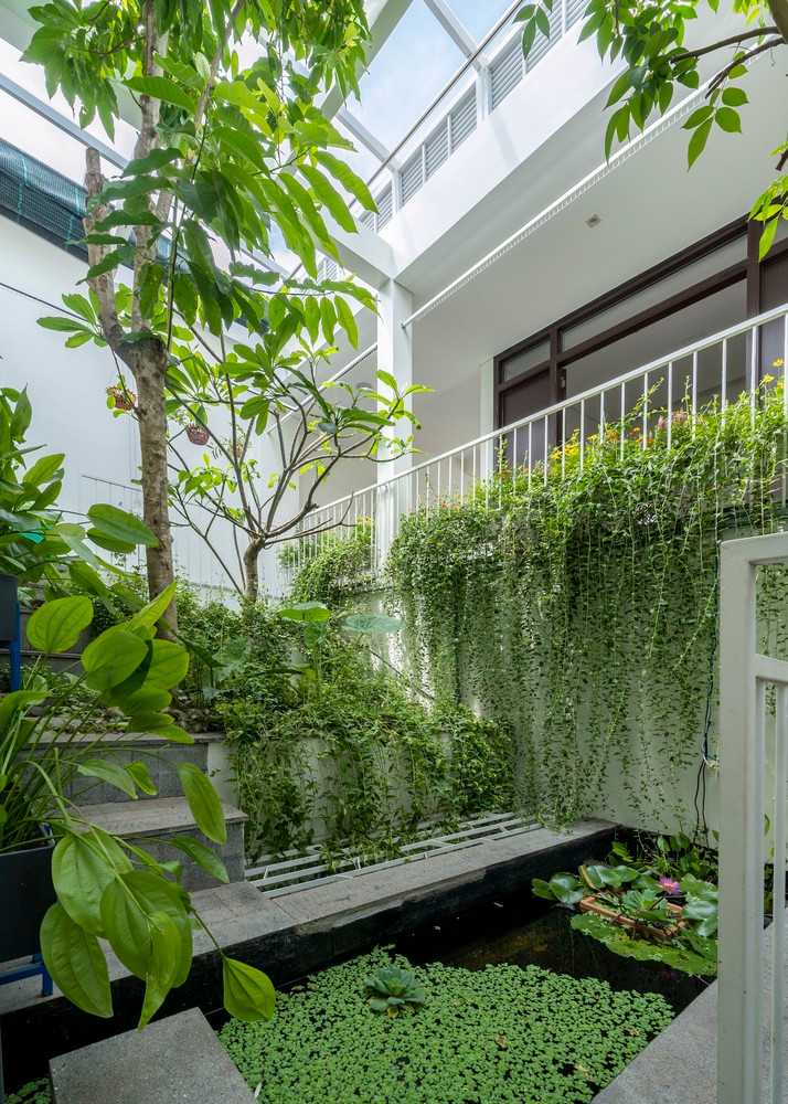 Hệ sinh thái trong nhà được sắp xếp khoa học, phù hợp với từng giai đoạn phát triển. Ảnh: Cao Hoa, An Viet Dung