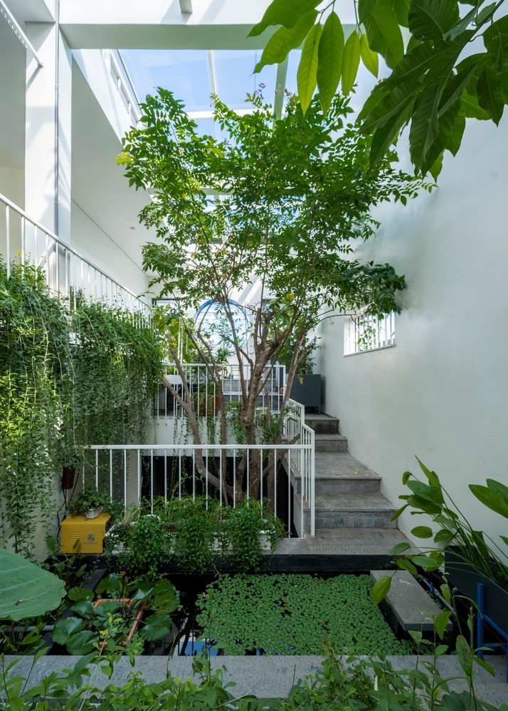 Bên cạnh đó, dự án còn hướng đến mục tiêu tạo ra hệ sinh thái cùng tồn tại cộng sinh trong kiến trúc đô thị, giải quyết những hậu quả tiêu cực của quá trình đô thị hóa như ô nhiễm, không gian sống hạn chế và thiếu không gian xanh. Ảnh: Cao Hoa, An Viet Dung