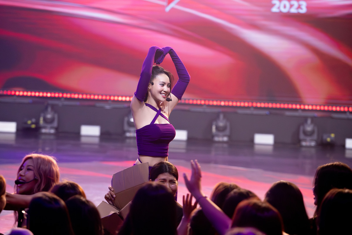 Trong chung kết 1 Chị đẹp đạp gió rẽ sóng, Ninh Dương Lan Ngọc cho biết sau show, cô sẽ gác công việc ở làng giải trí, sang Australia học thêm diễn xuất. Ảnh: FBNV