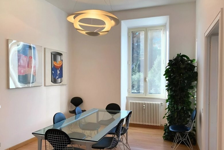 Hiện tại, Hoa hậu Ngô Mỹ Uyên định cư ở Ý. Cô sống cùng chồng giáo sư người Italy và 2 con trong căn hộ chung cư rộng 250m2 ở Rome. Ảnh: Vietnamnet