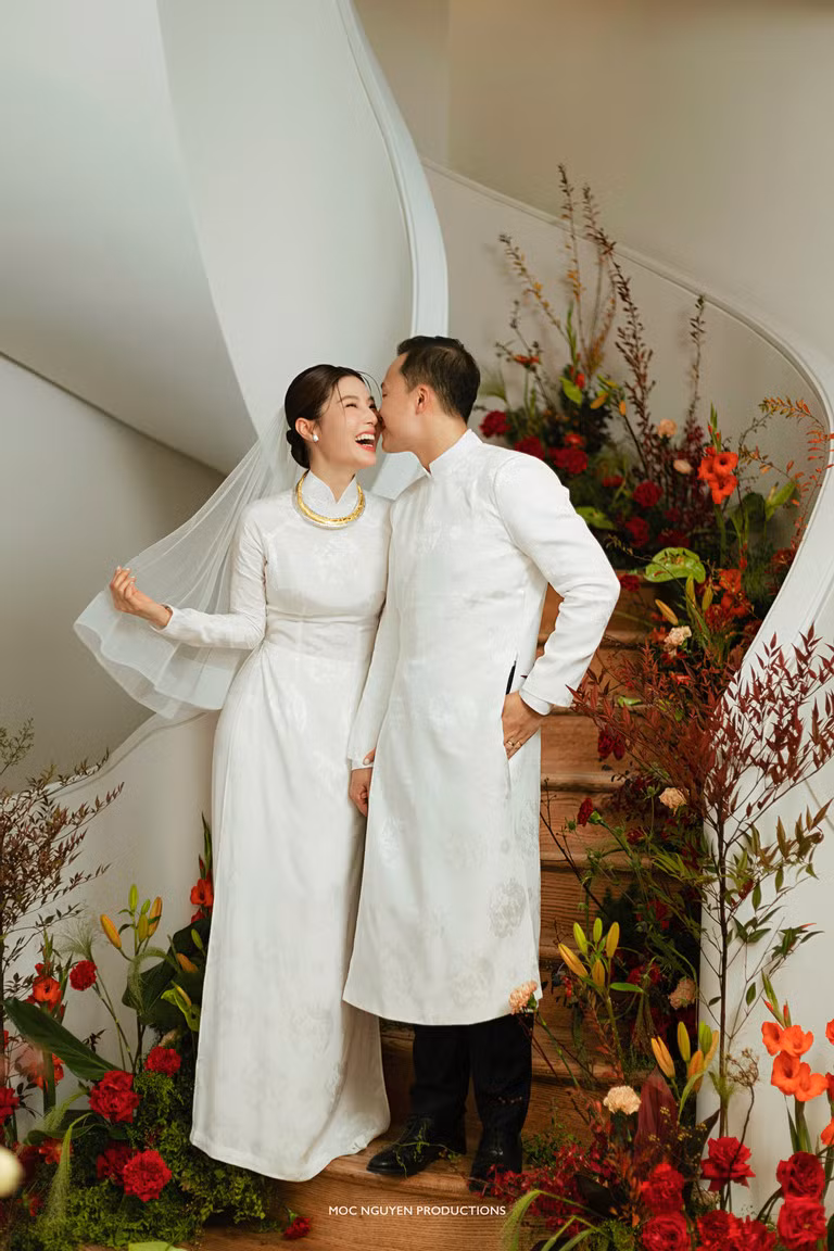 Biệt thự tân hôn của Diễm My 9X và chồng doanh nhân có màu trắng chủ đạo, 2 tầng, thiết kế theo phong cách hiện đại. Ảnh: Vietnamnet