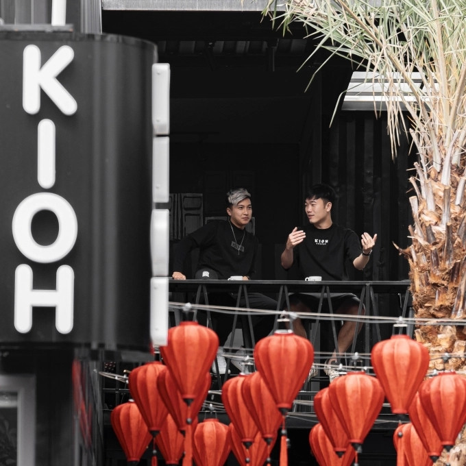 Năm 2024, tiền vệ Lương Xuân Trường cùng với người đồng đội ở CLB Hải Phòng là Martin Lò mở một cửa hàng cà phê hút khách tại Hải Phòng. Ảnh: Facebook