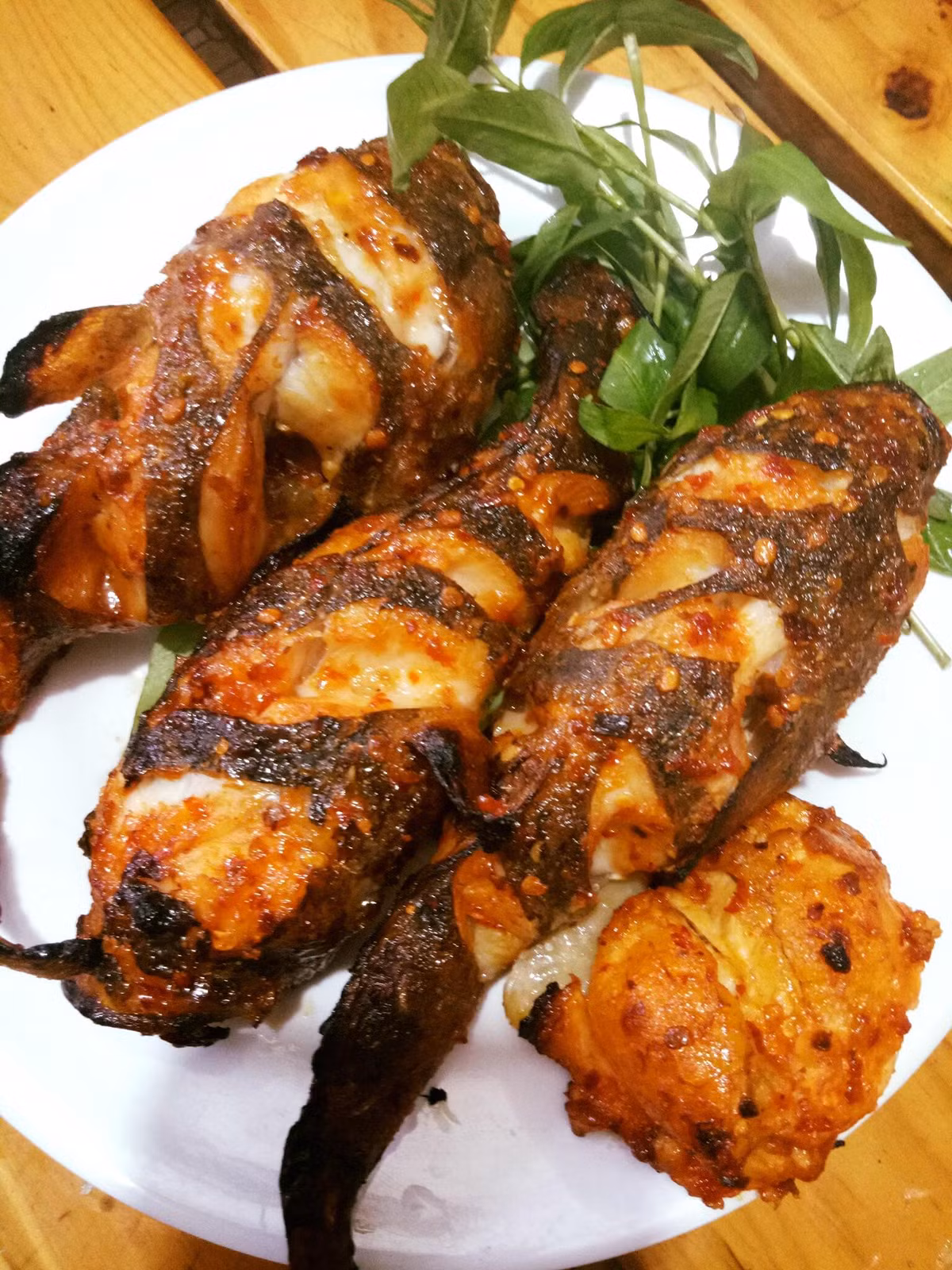 Có nhiều cách để chế biến cá mao ếch nhưng nấu lẩu hoặc nướng được cho là ngon nhất. Ảnh: Haisantuoisachbienhoa