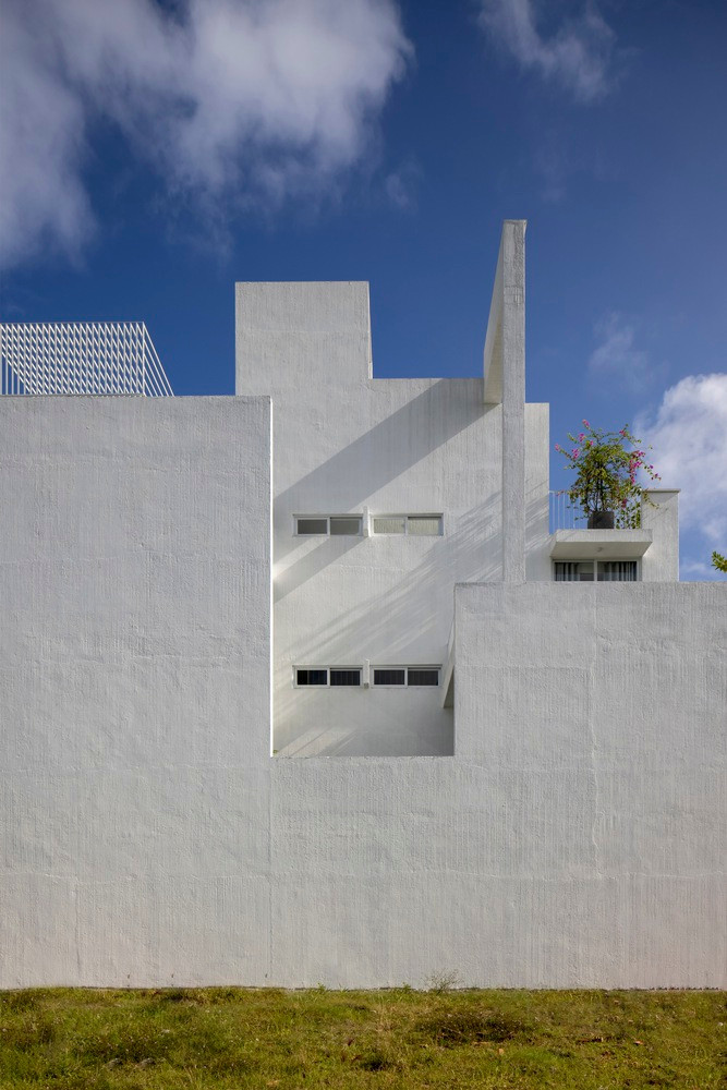 Kết cấu hình chữ U sẽ tăng chiều cao (giảm mật độ xây dựng xuống dưới 50%=46,2m2) và phát triển linh hoạt từ trước ra sau.