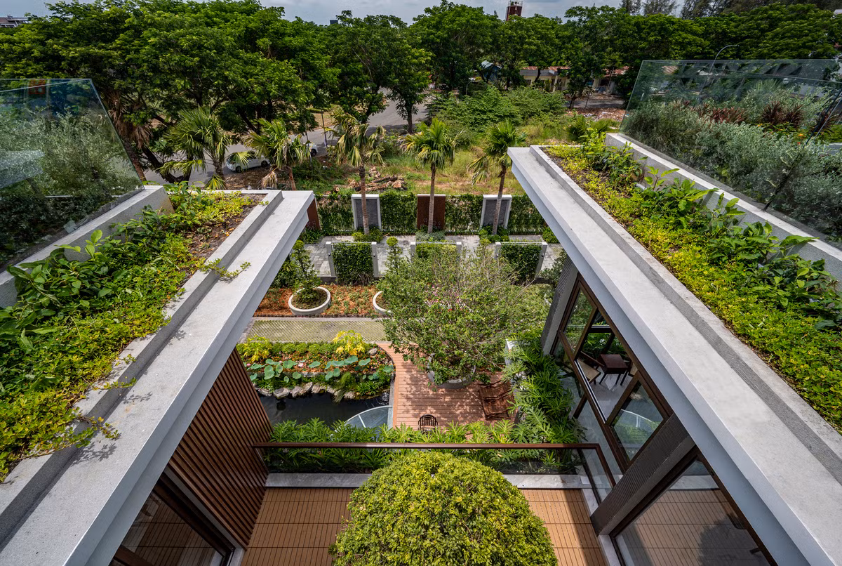 Khu vườn vừa giúp làm đẹp cảnh quan, vừa là không gian thư giãn, hóng mát cho các thành viên trong gia đình.