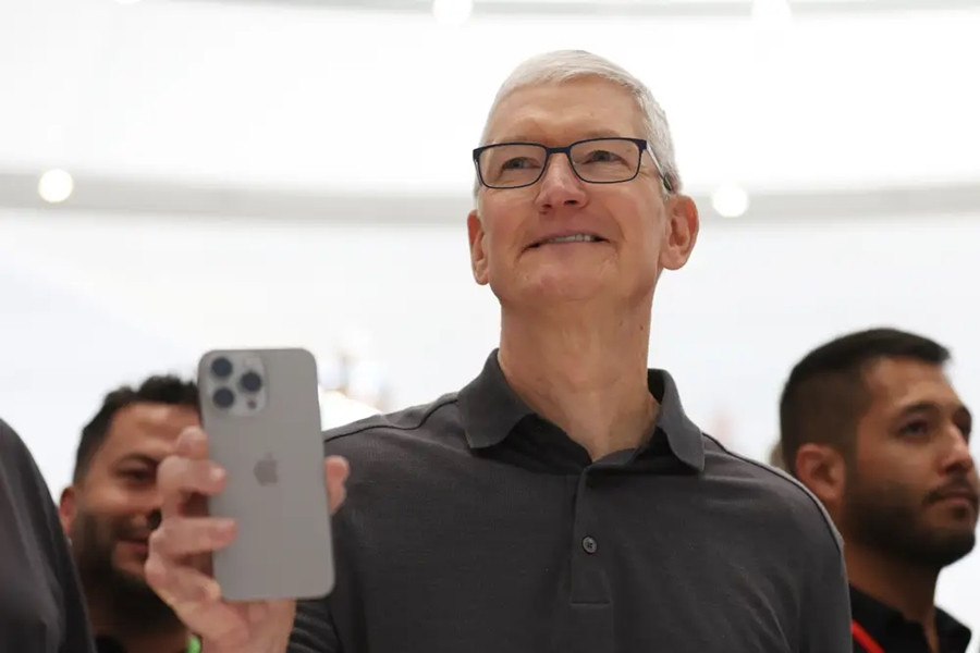 Tim Cook chính thức trở thành tỷ phú vào năm 2020 khi đạt tài sản ròng 1,5 tỷ USD. Ảnh: BI