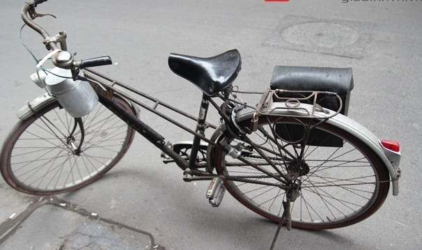 Thời đó, xe đạp Thống Nhất là niềm mơ ước của nhiều người. Thậm chí, chiếc xe còn là niềm tự hào của người dân Việt Nam khi xuất khẩu sang nhiều nước khác trên thế giới. Ảnh: GiadinhVietNam