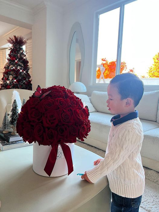 Một góc phòng khách trong biệt thự của Hoa hậu Phạm Hương. Nguồn ảnh: FBNV