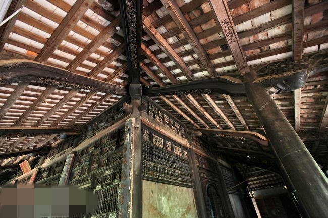 Phong cách điêu khắc nhà rường” Huế. Ảnh: BaoanhVietnam