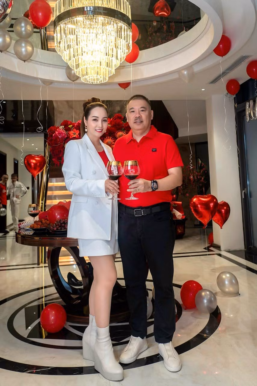 Bạn bè, người thân không khỏi xuýt xoa trước nhà mới tuyệt đẹp của Mai Thu Huyền. Ảnh: FBNV