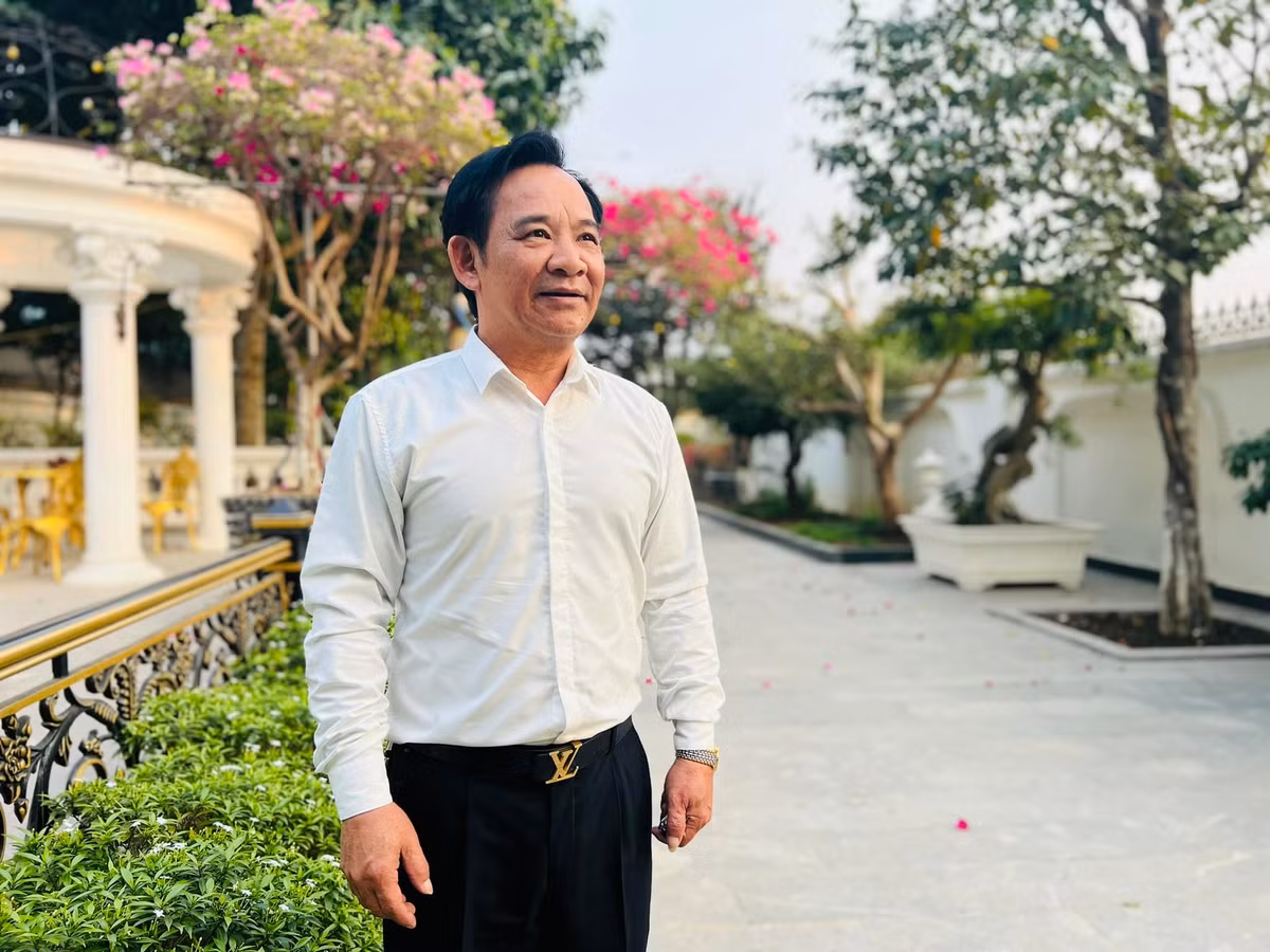 Nghệ sĩ Quang Tèo được khán giả ủng hộ từ viên gạch tới bê tông... để xây nhà. Ảnh: FB Tiến Quang