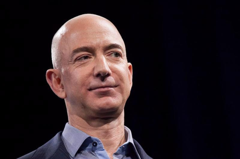Tỷ phú Jeff Bezos kiếm được 80 tỷ USD nâng tổng số tài sản lên mức 194 tỷ USD và xếp thứ 3 trong danh sách người giàu nhất thế giới.