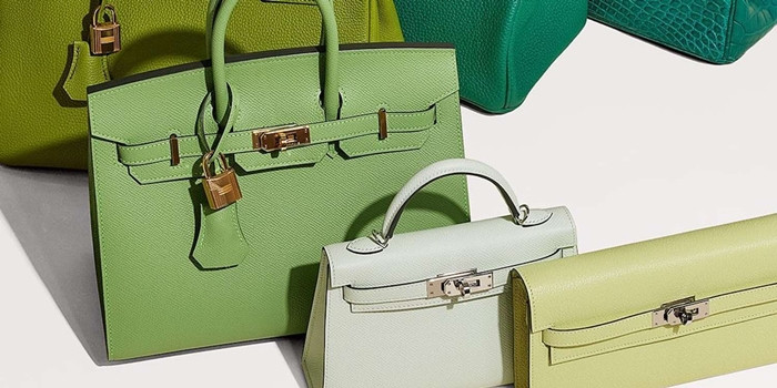 Theo các nhà sưu tập Birkin, không có quy tắc cứng nhắc nào nhưng hầu hết mọi người có thể phải bỏ ra 10.000 USD trở lên cho khăn quàng cổ, giày và quần áo Hermès trước khi được mua một chiếc Birkin cơ bản. Ảnh: Getty