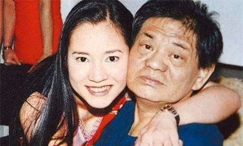 Nói về khối tài sản của Hoàng Nhiệm Trung khi ấy, ai cũng phải ngưỡng mộ. Đáng chú ý, Hoàng Nhiệm Trung từng được tạp chí Forbes bình chọn trong top những tỷ phú Hoa kiều giàu nhất thế giới vào năm 1995.