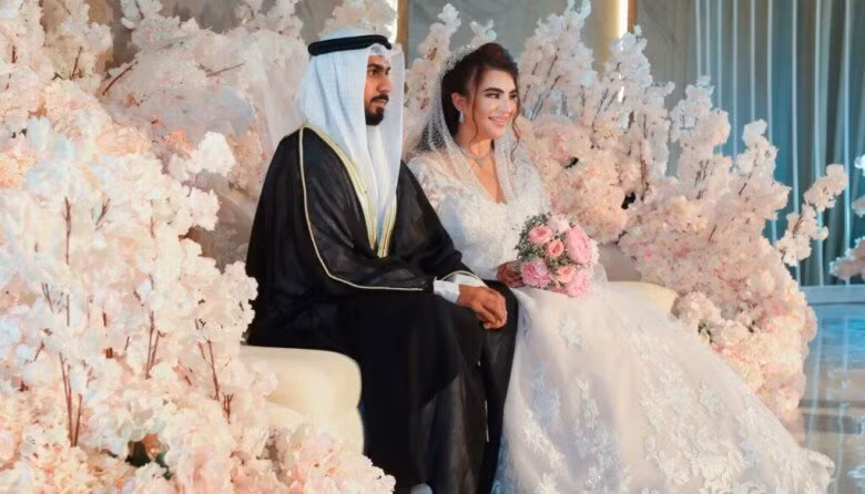 Vào dịp sinh nhật của mình, Soudi Al Nadak còn được chồng đại gia đưa đi mua sắm hàng hiệu và chiêu đãi bằng bữa tối tại nhà hàng sang trọng. Ảnh: Mashable India