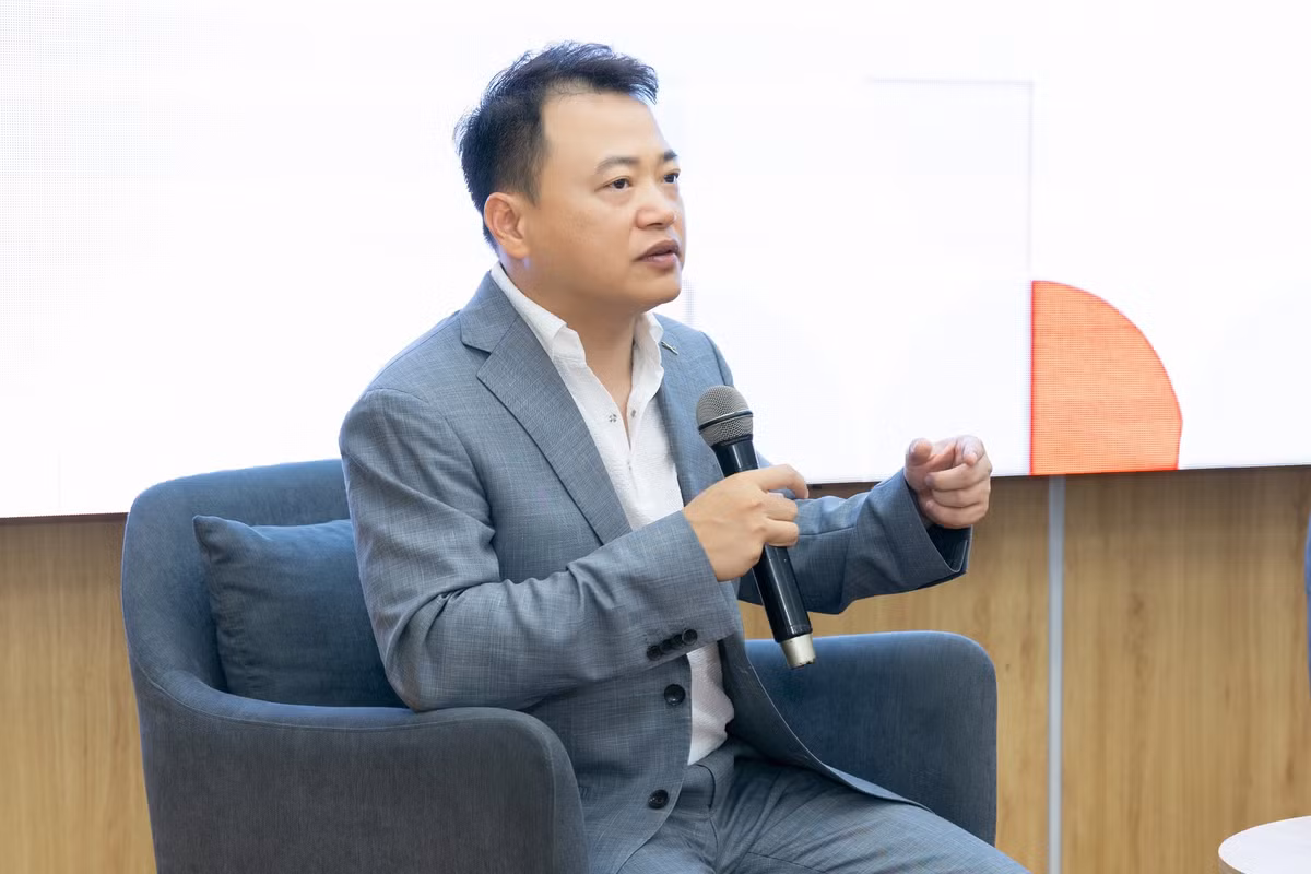 Qua khu vat va cua Shark Binh truoc khi thanh “ca map”