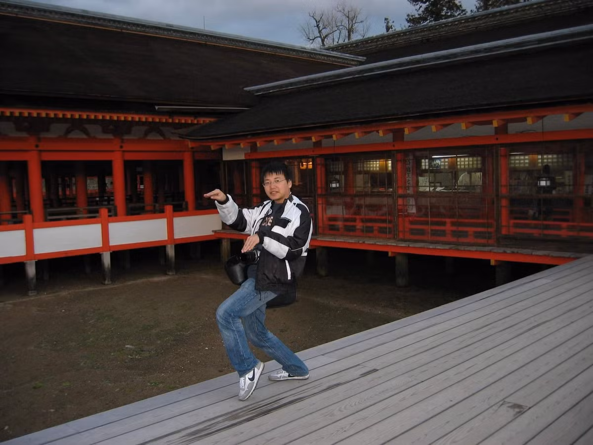 Mỗi năm đến ngày sinh nhật, khi hỏi muốn được tặng quà gì, vị “cá mập” lại nhờ mẹ chở ra Đại học Bách Khoa để mua sách lập trình.