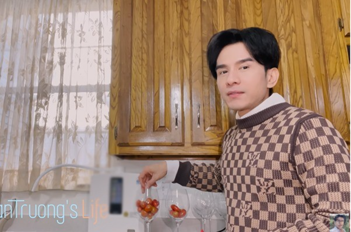 Ngôi nhà có 4 phòng ngủ, trong đó có 2 phòng ngủ lớn cùng với những không gian khác như phỏng khách, phòng bếp, phòng chơi game…