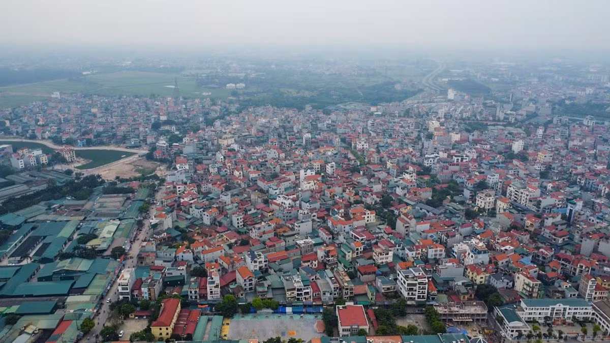 Làng Ninh Hiệp (huyện Gia Lâm, Hà Nội) được mệnh danh là làng giàu có bậc nhất miền Bắc với hàng chục căn biệt thự xa hoa, lộng lẫy. Ảnh: Pháp luật &amp; xã hội