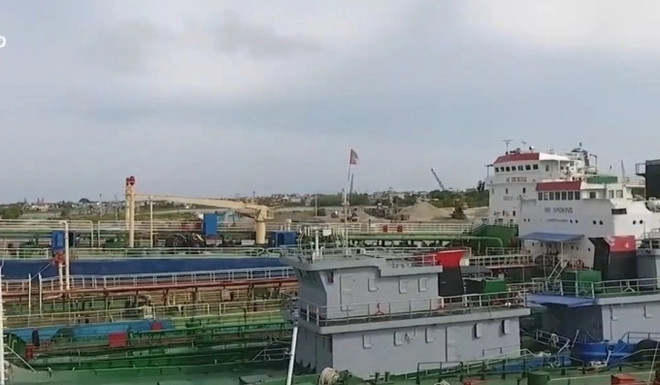 Theo thông tin trên báo Nam Định, phần lớn của cải của người dân làng Phú An là những chiếc tàu thủy có tải trọng từ 1.000 - 5.500 tấn, trị giá mỗi chiếc hàng trăm tỷ đồng. Ảnh: Truyền hình Quốc Hội