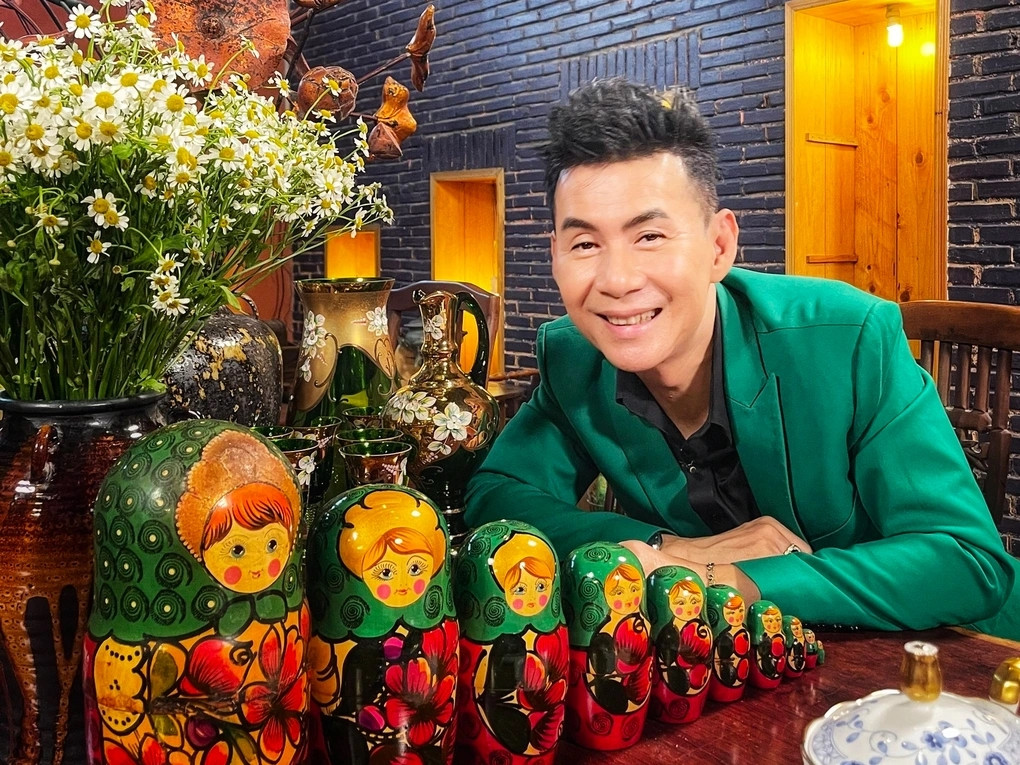 Từng có quá khứ khó khăn, phải đi xin ăn nhưng sau này Đoan Trường may mắn có cơ hội đổi đời nhờ một bài hát rồi có được sự nghiệp thành công. Ảnh: Dân trí